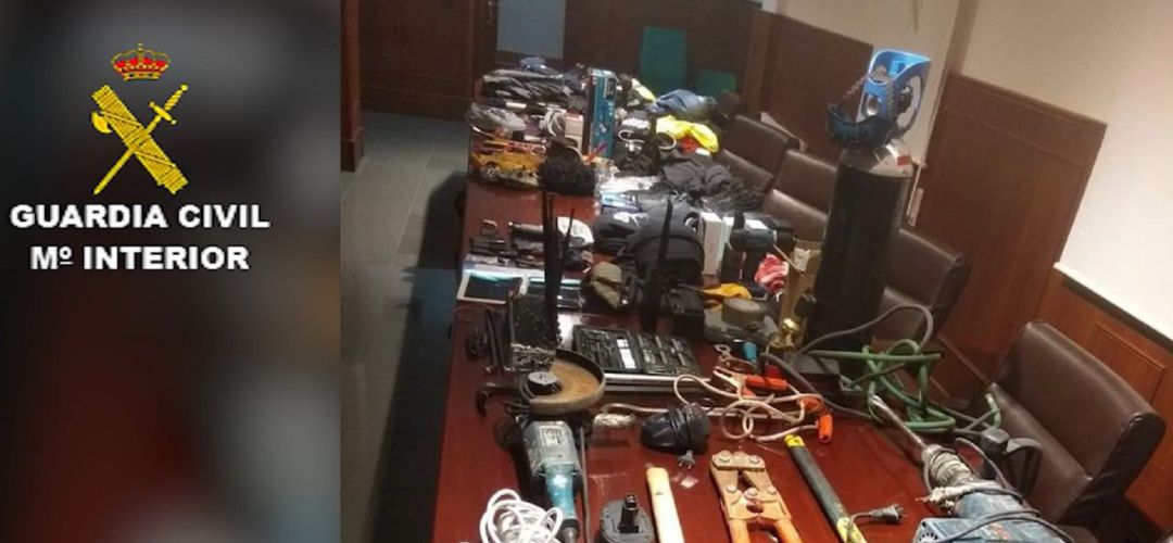 Cae una banda que robaba coches de alta gama para cometer una treintena de alunizajes en la región Cae una banda que robaba coches de alta gama para cometer una treintena de alunizajes en la región