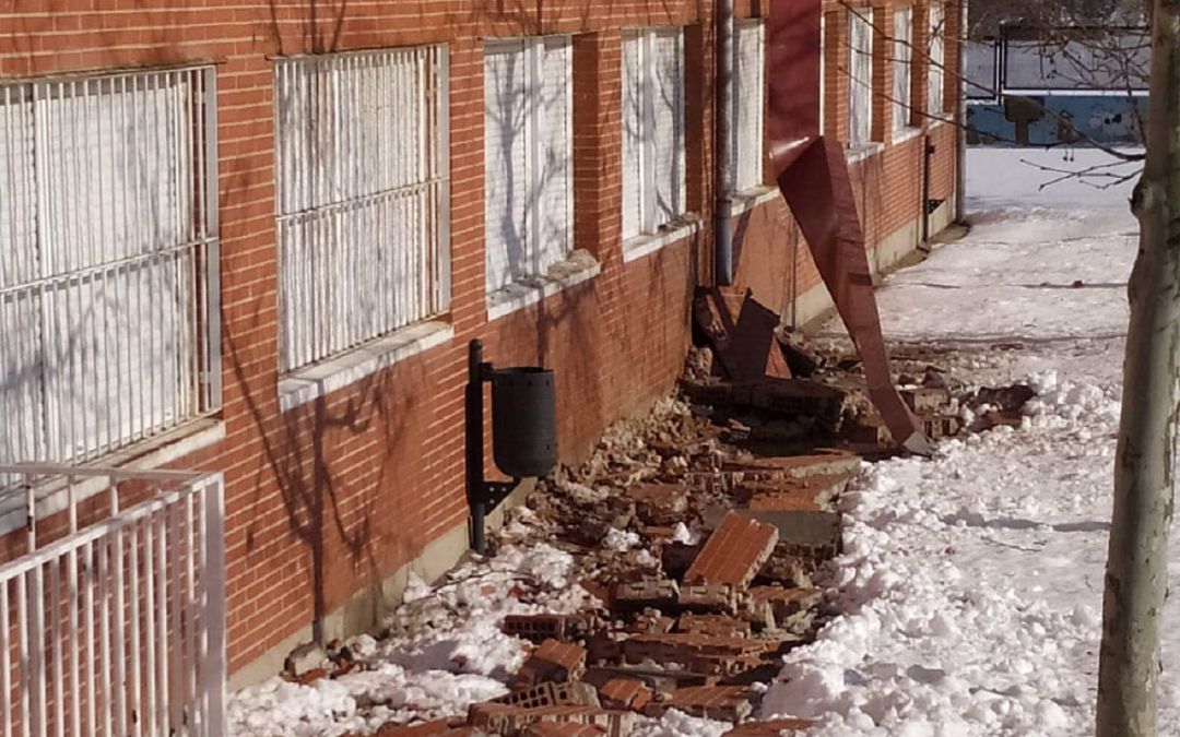 El colegio Eloy Saavedra tiene 33 aulas afectadas por el temporal El colegio Eloy Saavedra tiene 33 aulas afectadas por el temporal