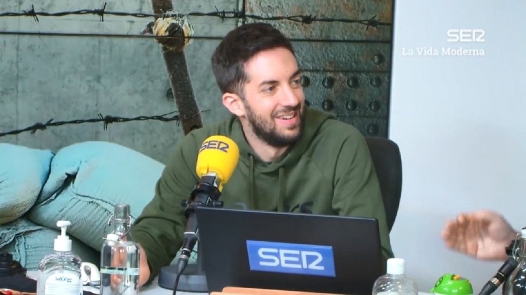 El humorista y presentador de 'La Vida Moderna' relata su 'afición' por la bicicleta en el nuevo podcast de la Cadena SER en Euskadi El humorista y presentador de 'La Vida Moderna' relata su 'afición' por la bicicleta en el nuevo podcast de la Cadena SER en Euskadi