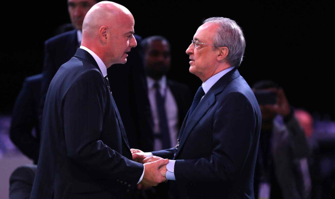 Gianni Infantino, presidente de la FIFA, junto a Florentino Pérez, presidente del Real Madrid. Gianni Infantino, presidente de la FIFA, junto a Florentino Pérez, presidente del Real Madrid.