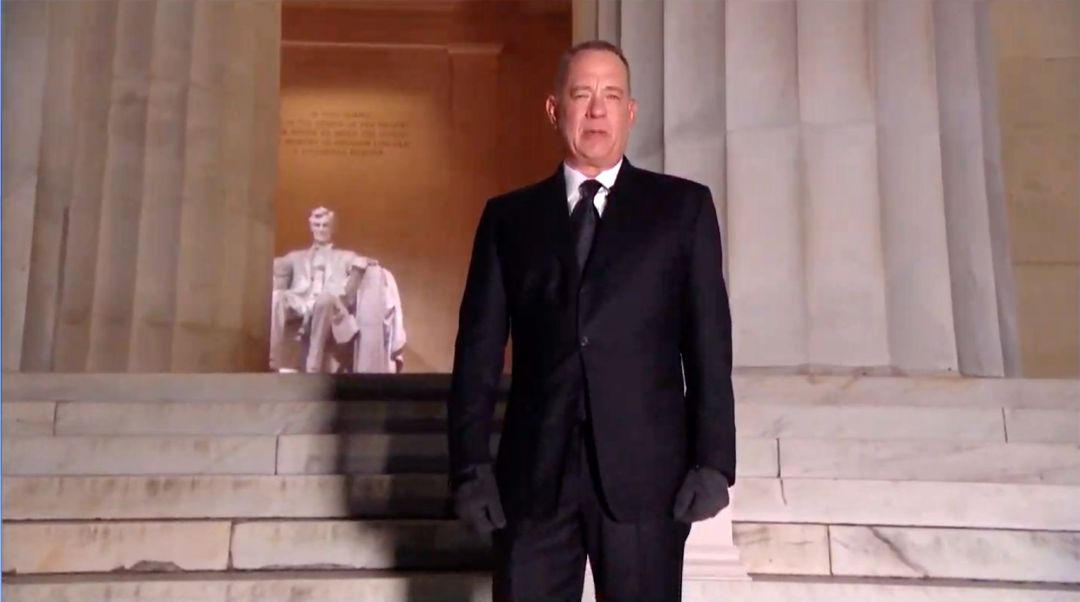 Tom Hanks durante la presentación del programa 'Celebrating America' desde el Monumento a Lincoln Tom Hanks durante la presentación del programa 'Celebrating America' desde el Monumento a Lincoln
