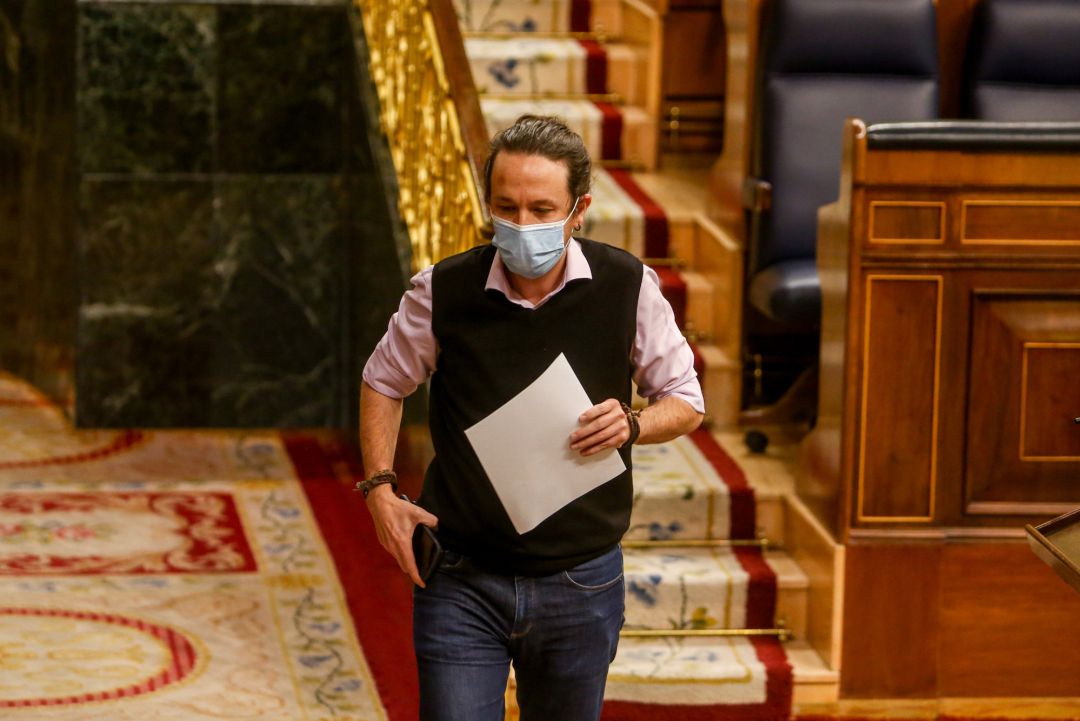 El vicepresidente segundo del Gobierno, Pablo Iglesias, durante una sesión de control al Ejecutivo. El vicepresidente segundo del Gobierno, Pablo Iglesias, durante una sesión de control al Ejecutivo.