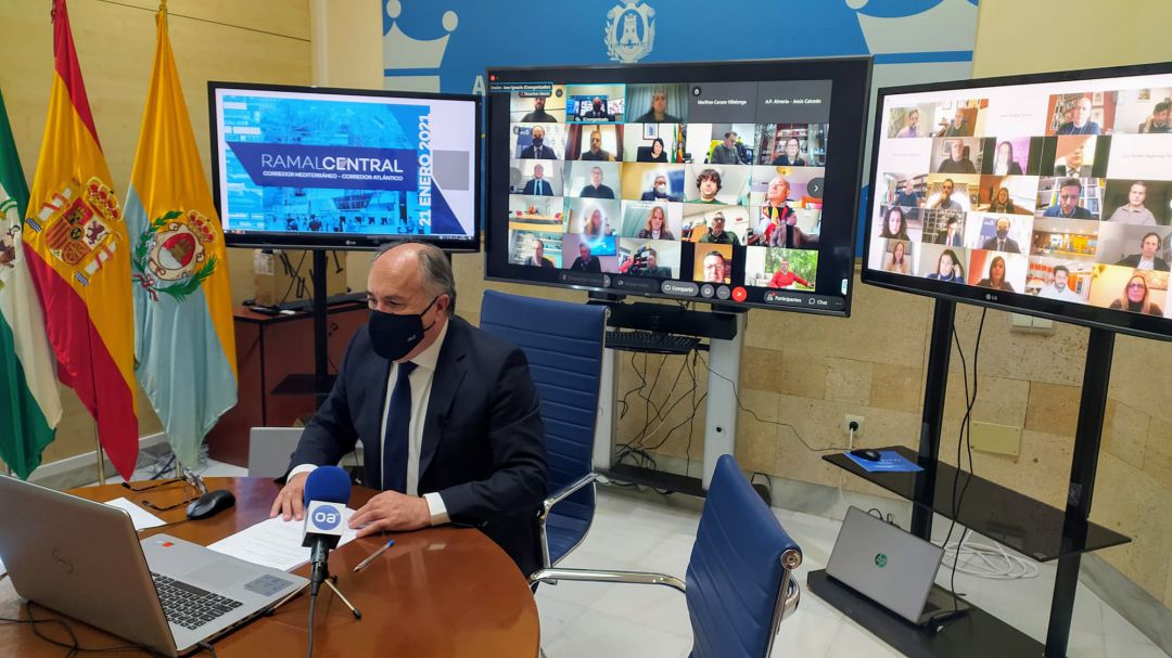El alcalde de Algeciras José Ignacio Landaluce, durante la reunión telemática para la constitución del Ramal Central El alcalde de Algeciras José Ignacio Landaluce, durante la reunión telemática para la constitución del Ramal Central