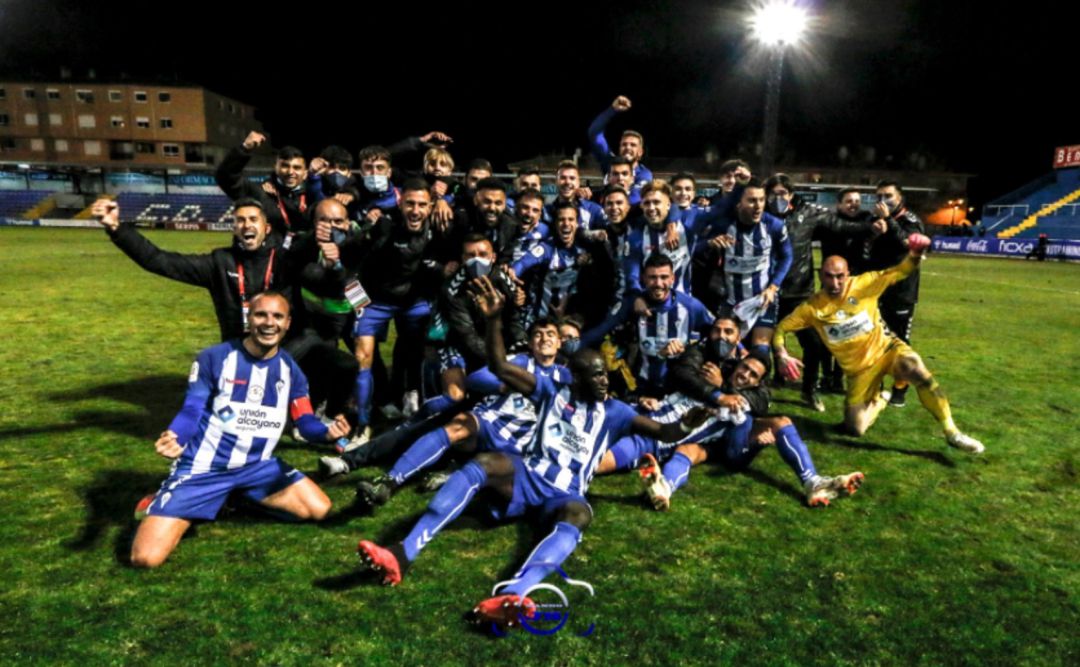 Celebración tras el partido Celebración tras el partido