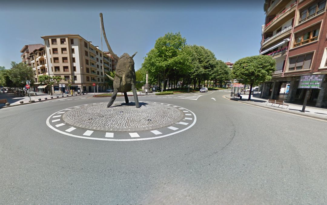Rotonda De La "Patata" de Andrés Nagel en Amorebieta. Rotonda De La "Patata" de Andrés Nagel en Amorebieta.