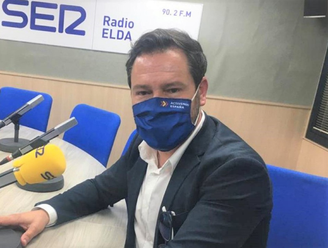 Fran Muñoz, concejal-portavoz de PP, en el estudio de Radio Elda SER Fran Muñoz, concejal-portavoz de PP, en el estudio de Radio Elda SER