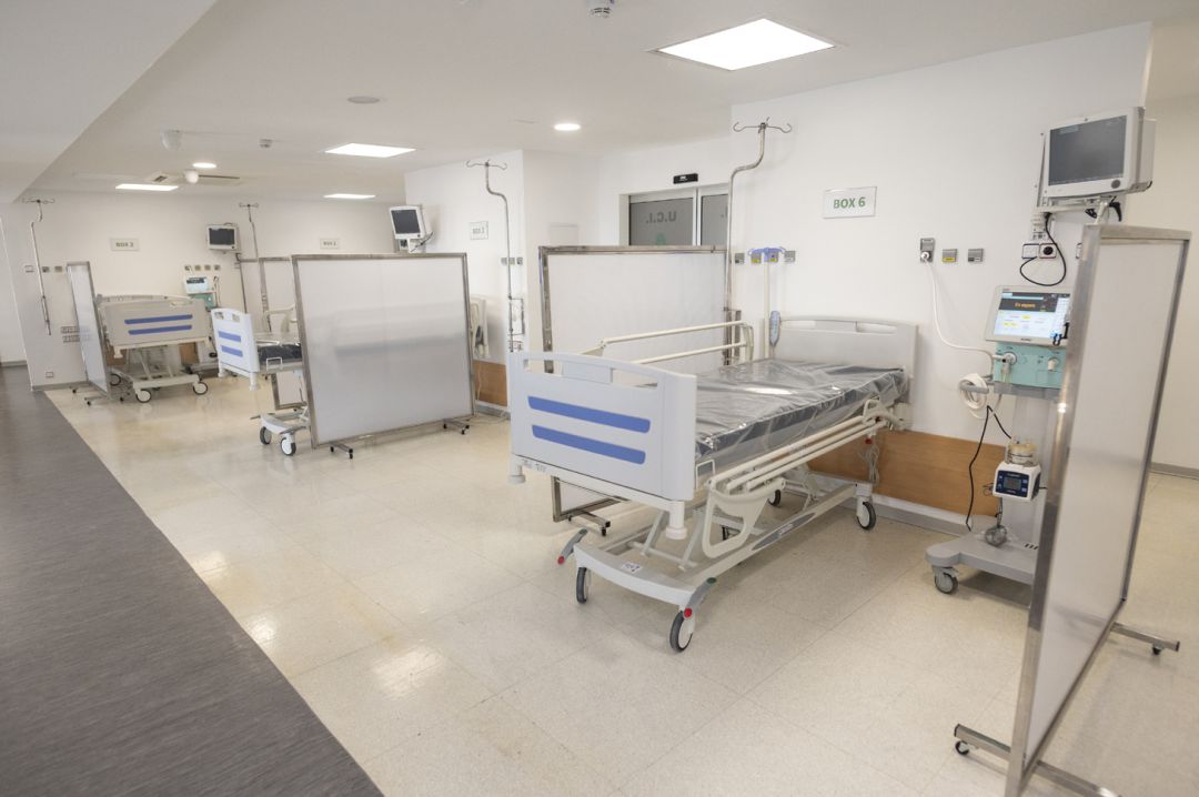 Nueva UCI del centro sanitario provincial Doctor Olóriz de Granada, dependiente del Hospital Virgen de las Nieves. A 21 de enero de 2020 aún no había sido usada. Nueva UCI del centro sanitario provincial Doctor Olóriz de Granada, dependiente del Hospital Virgen de las Nieves. A 21 de enero de 2020 aún no había sido usada.