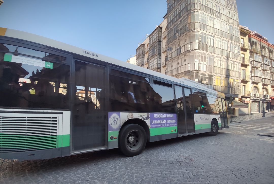 El futuro de los autobuses urbanos de Jaén podría estar en manos de los propios ciudadanos si se llegara a hacer esta consulta pública El futuro de los autobuses urbanos de Jaén podría estar en manos de los propios ciudadanos si se llegara a hacer esta consulta pública