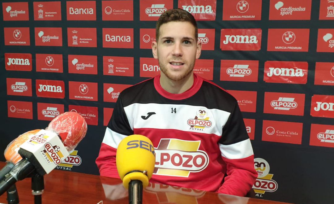 Fernando Aguilera en la sala de prensa del Palacio Fernando Aguilera en la sala de prensa del Palacio