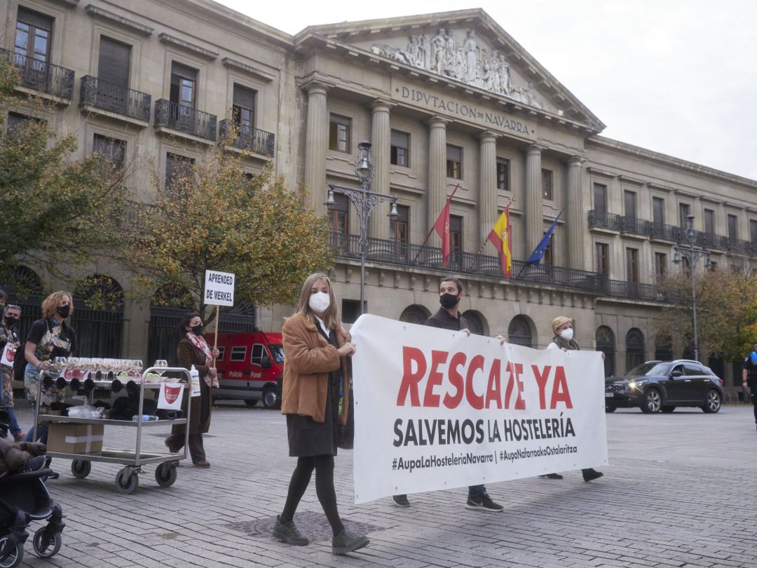 Manifestación por las calles de Pamplona bajo el lema 'Salvemos la hostelería', en Pamplona, a 2 de noviembre de 2020 Manifestación por las calles de Pamplona bajo el lema 'Salvemos la hostelería', en Pamplona, a 2 de noviembre de 2020