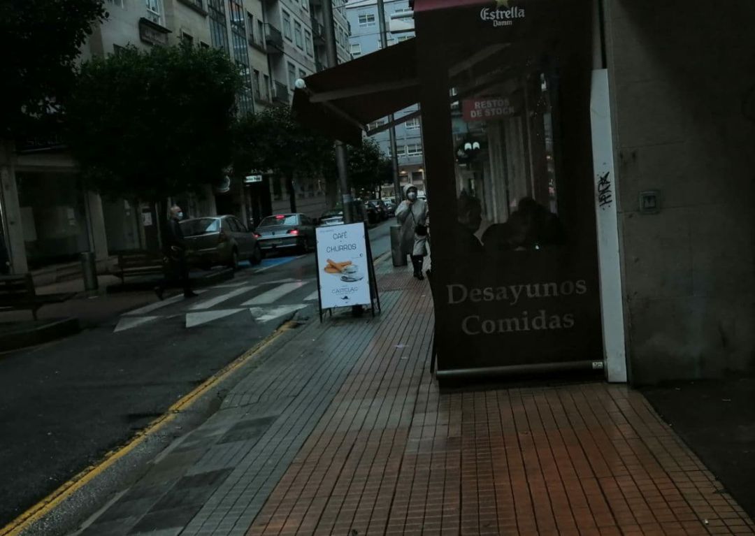 La Hostelería vuelve a cerrar en los municipios con las máximas restricciones. La Hostelería vuelve a cerrar en los municipios con las máximas restricciones.