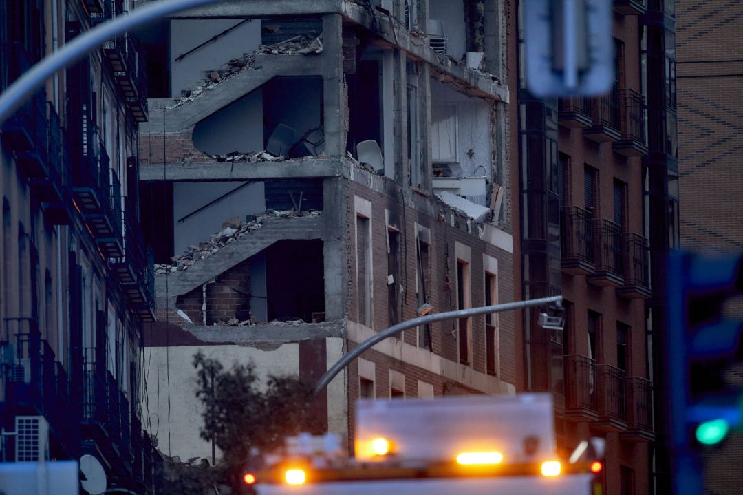 Edificio afectado por la fuerte explosión registrada en la calle Toledo que ha hundido varias plantas en Madrid, con cuatro fallecidos Edificio afectado por la fuerte explosión registrada en la calle Toledo que ha hundido varias plantas en Madrid, con cuatro fallecidos