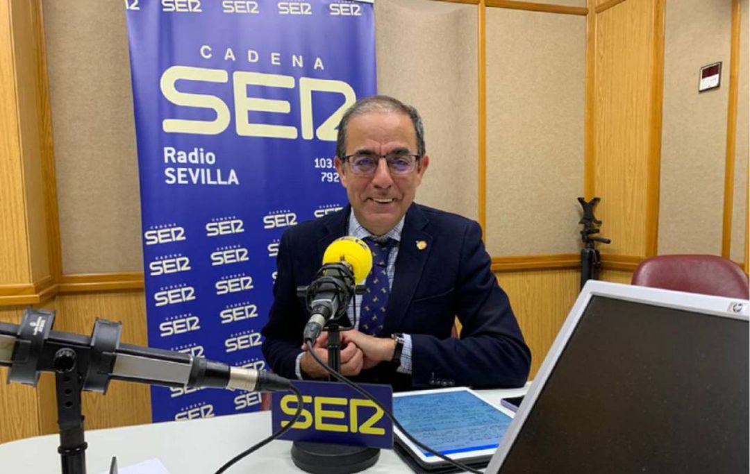 Imagen de archivo del rector de la Hispalense, Miguel Ángel Castro, en los estudios de Radio Sevilla Imagen de archivo del rector de la Hispalense, Miguel Ángel Castro, en los estudios de Radio Sevilla