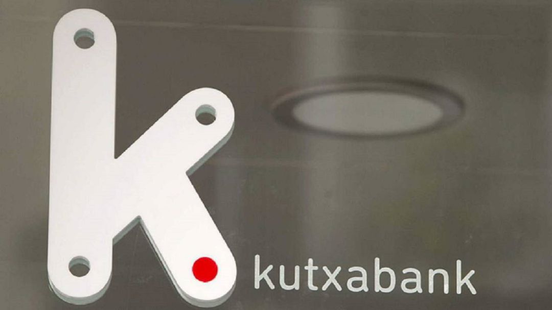 Kutxabank tiene previsto cerrar una de cada cuatro oficinas en Vitoria Kutxabank tiene previsto cerrar una de cada cuatro oficinas en Vitoria