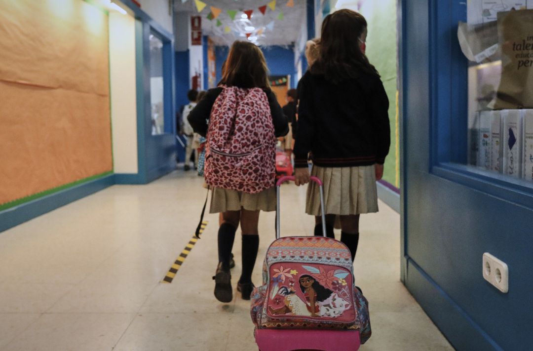 Portugal opta por vacaciones forzosas en los colegios antes que aulas online. Portugal opta por vacaciones forzosas en los colegios antes que aulas online.