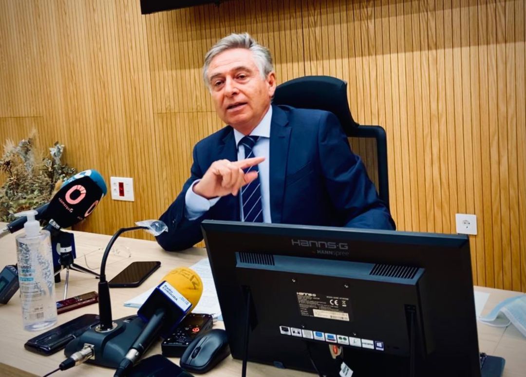 El presidente de la Audiencia Provincial de Córdoba, Francisco de Paula Sánchez Zamorano, durante una rueda de prensa El presidente de la Audiencia Provincial de Córdoba, Francisco de Paula Sánchez Zamorano, durante una rueda de prensa