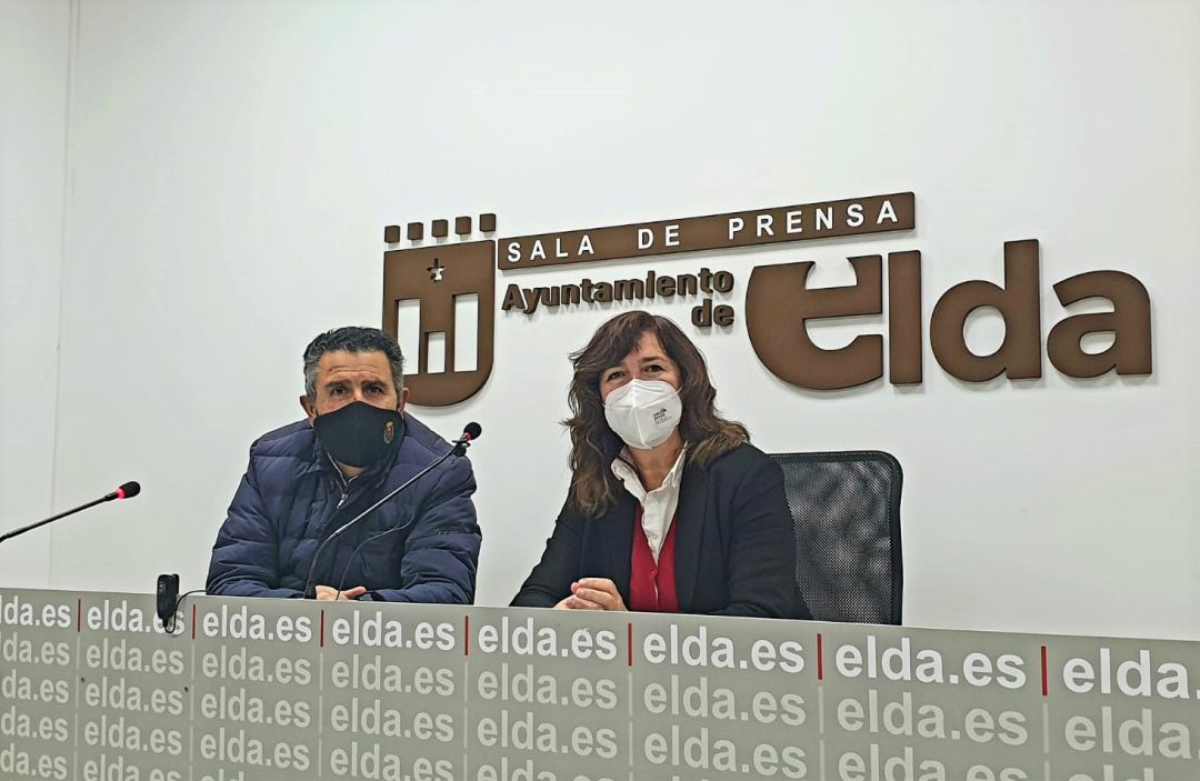 El concejal de Relaciones con la Universidad y la coordinadora de la sede universitaria en Elda El concejal de Relaciones con la Universidad y la coordinadora de la sede universitaria en Elda