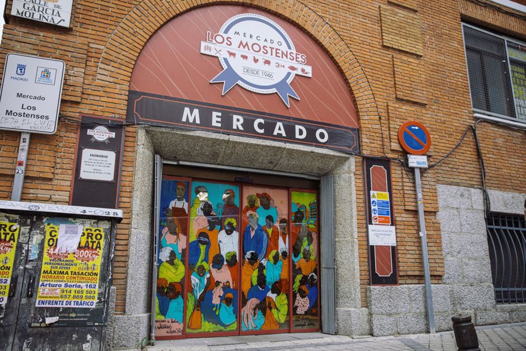 Fachada del Mercado de abastos Los Mostenses Fachada del Mercado de abastos Los Mostenses