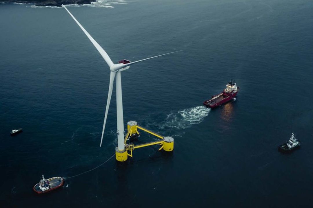 Un molí de vent al mar, en una imatge d'arxiu del web BlueFloat Energy Un molí de vent al mar, en una imatge d'arxiu del web BlueFloat Energy