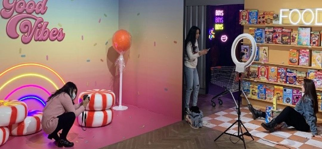 El proyecto pone a disposición del usuario diferentes escenarios para realizar fotografías El proyecto pone a disposición del usuario diferentes escenarios para realizar fotografías