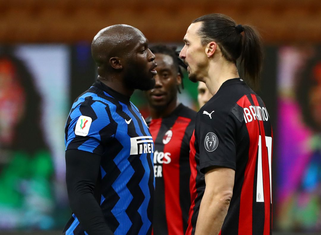 Lukaku e Ibrahimovic se encaran durante el Inter - Milan de Copa. Lukaku e Ibrahimovic se encaran durante el Inter - Milan de Copa.