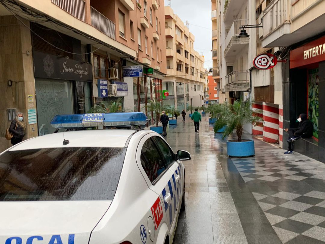 Un vehículos de la Policía Local en Algeciras Un vehículos de la Policía Local en Algeciras