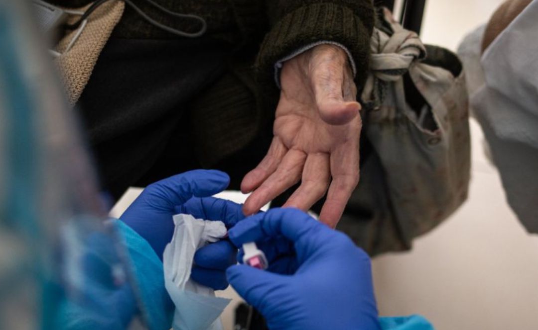 12 personas fallecidas con coronavirus y 766 contagiadas del virus en las últimas 24 horas en la provincia 12 personas fallecidas con coronavirus y 766 contagiadas del virus en las últimas 24 horas en la provincia