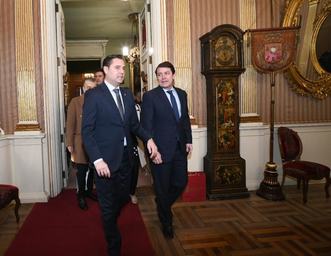 Imagen de uno de los últimos encuentros entre el alcalde de Burgos y el presidente de la Junta de Castilla y León Imagen de uno de los últimos encuentros entre el alcalde de Burgos y el presidente de la Junta de Castilla y León