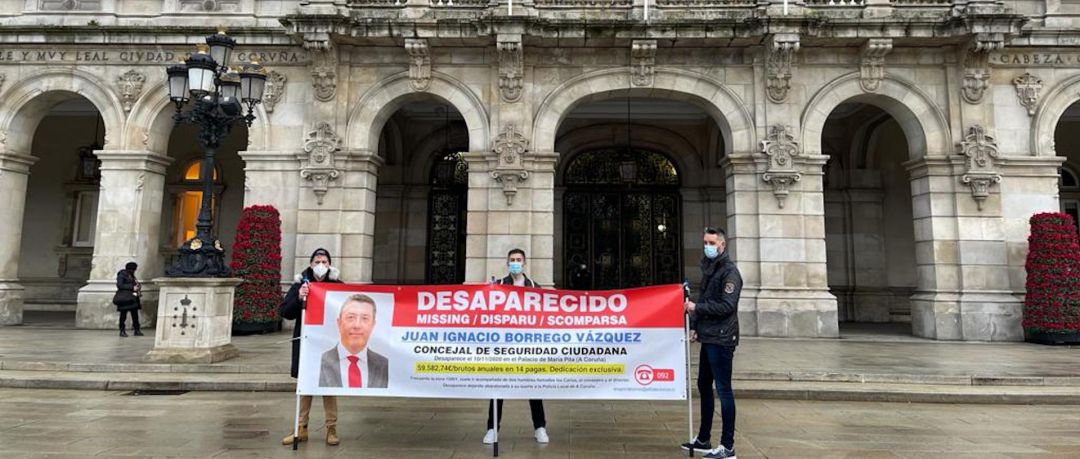 Representantes sindicales esta mañana frente al ayuntamiento Representantes sindicales esta mañana frente al ayuntamiento