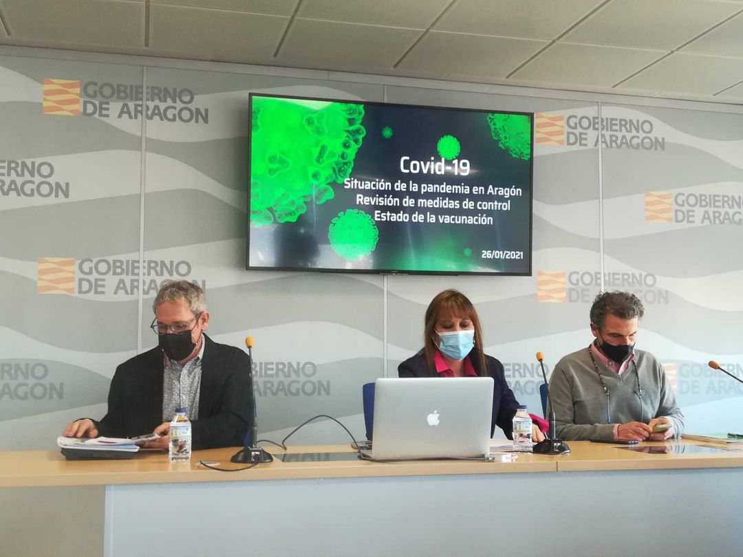 La consejera de Sanidad, Sira Repollés (en el centro), en una rueda de prensa en las que ha anunciado las novedades La consejera de Sanidad, Sira Repollés (en el centro), en una rueda de prensa en las que ha anunciado las novedades