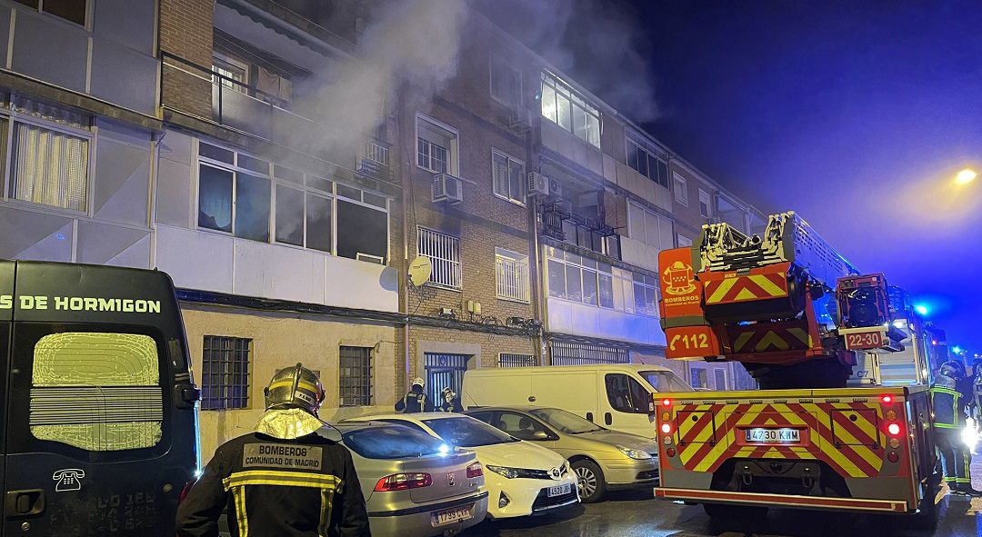 Incendio en la calle Hernán Cortés de Alcalá de Henares Incendio en la calle Hernán Cortés de Alcalá de Henares