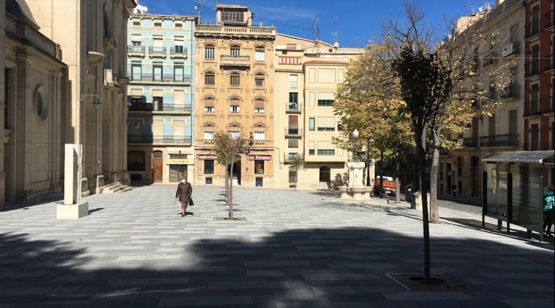 Plaza Ramón y Cajal tras la reforma Plaza Ramón y Cajal tras la reforma