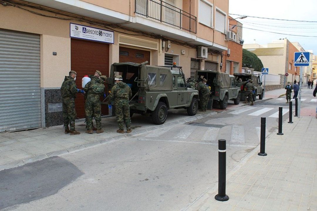 Ejercito en Novelda en labores de descontaminación Ejercito en Novelda en labores de descontaminación