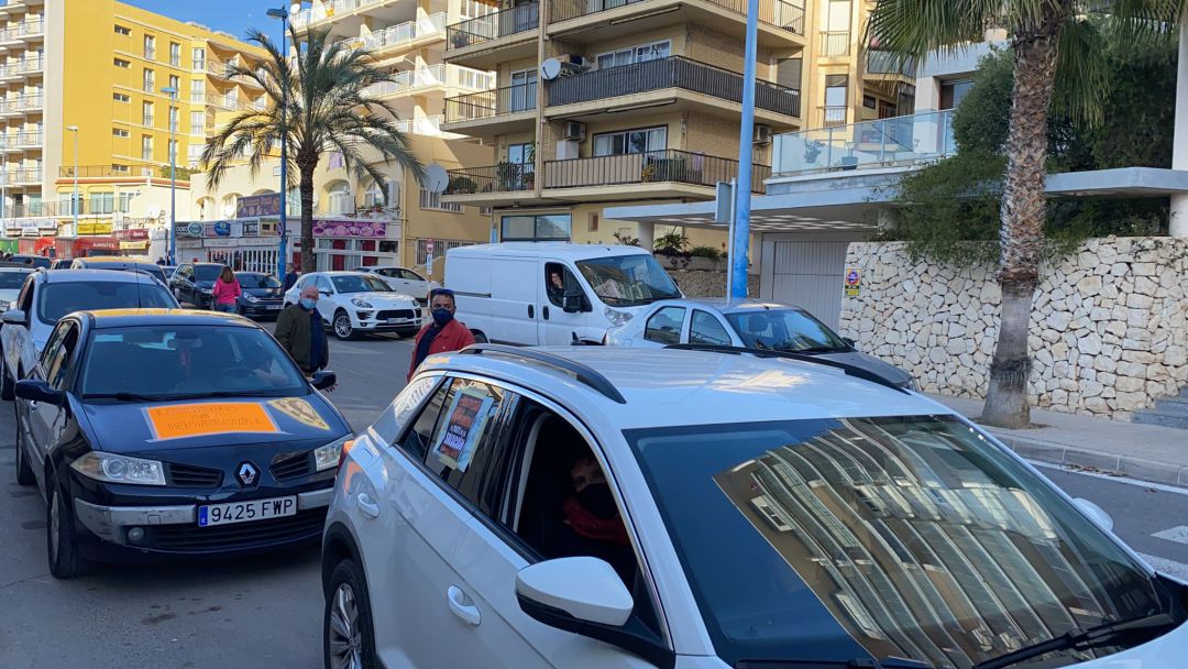 La hostelería de Calp se manifiesta contra el cierre del sector y pide ayudas para sobrevivir La hostelería de Calp se manifiesta contra el cierre del sector y pide ayudas para sobrevivir