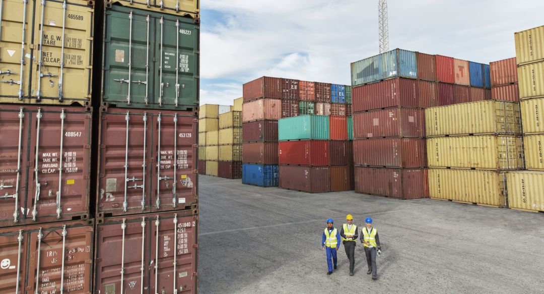 Una terminal de contenedores Una terminal de contenedores