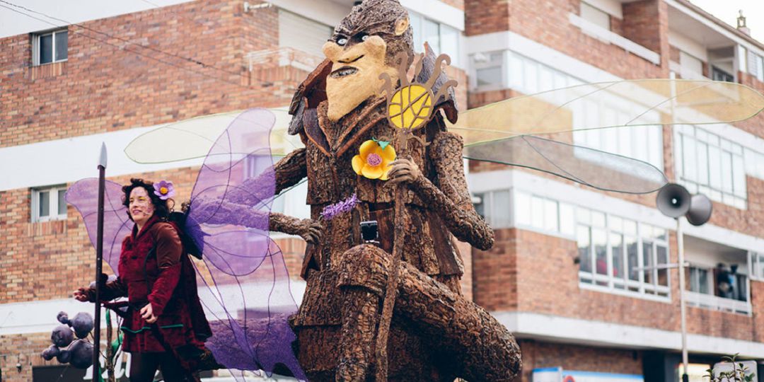 Carroza en el desfile del Entroido de Tui en 2020. Carroza en el desfile del Entroido de Tui en 2020.