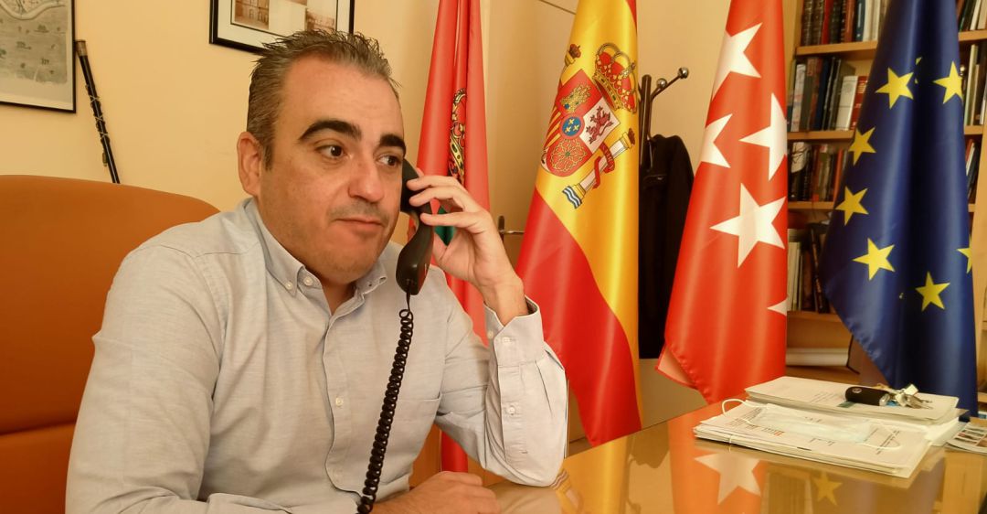 Javier Corpa, alcalde de San Fernando, atiende a SER Henares en su despacho. Javier Corpa, alcalde de San Fernando, atiende a SER Henares en su despacho.