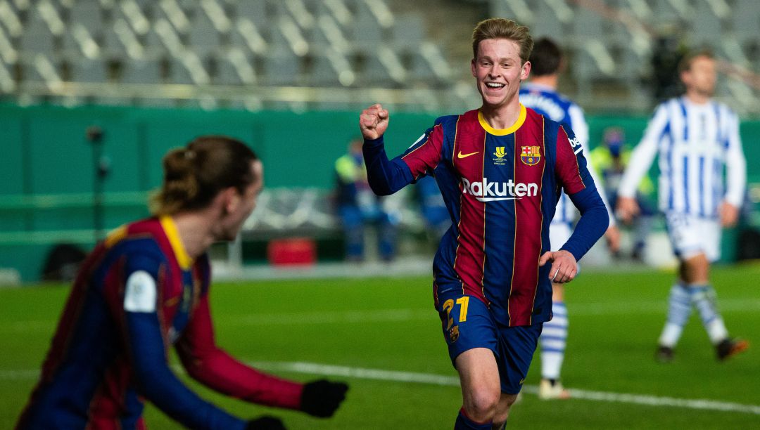 De Jong celebra un gol del Barcelona con Griezmann. De Jong celebra un gol del Barcelona con Griezmann.