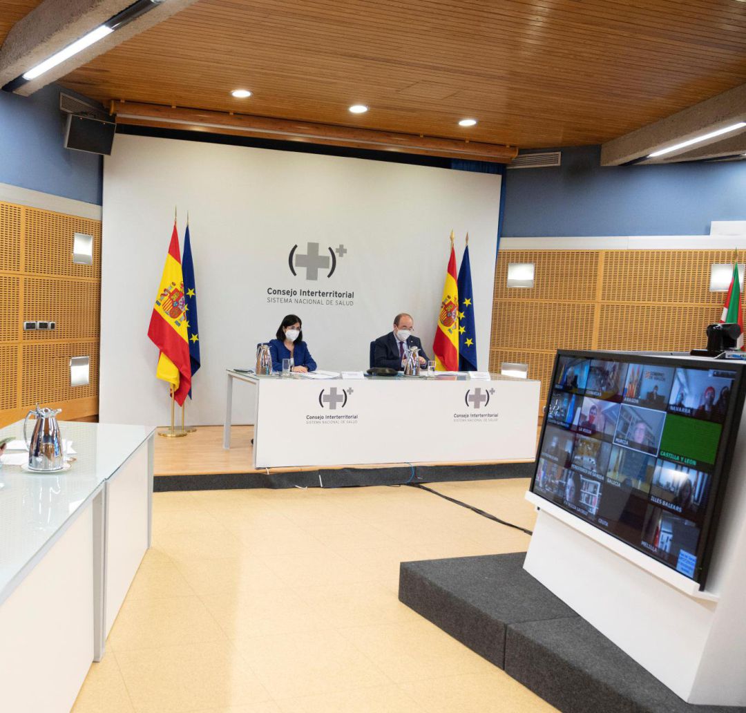 La ministra de Sanidad, Carolina Darias y el ministro de Política Territorial, Miquel Iceta presiden este jueves por primera vez en sus nuevos cargos el Consejo Interterritorial de Salud en Madrid. La ministra de Sanidad, Carolina Darias y el ministro de Política Territorial, Miquel Iceta presiden este jueves por primera vez en sus nuevos cargos el Consejo Interterritorial de Salud en Madrid.