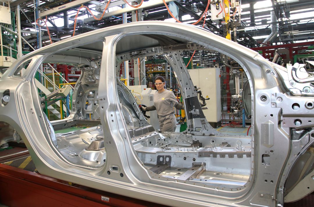 Acercamiento de posturas entre empresa y sindicatos en la negociación del convenio colectivo de Renault Acercamiento de posturas entre empresa y sindicatos en la negociación del convenio colectivo de Renault