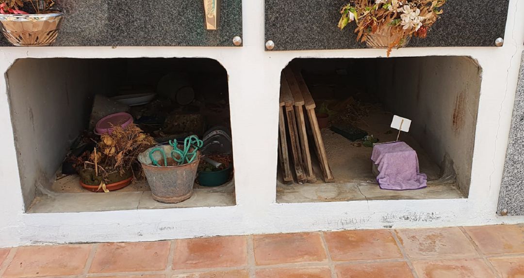Los dos nichos libres que quedan disponibles en el cementerio de La Graciosa. Los dos nichos libres que quedan disponibles en el cementerio de La Graciosa.
