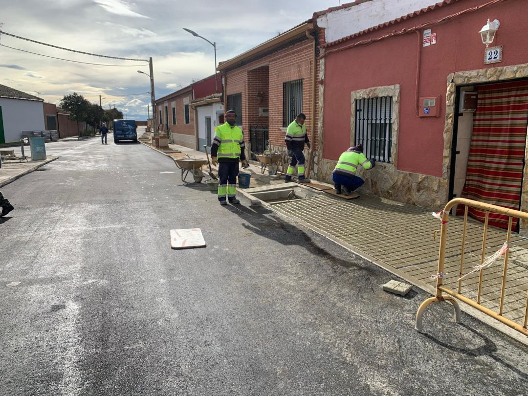 Trabajos de acerado de algunas calles en Bobadilla del Campo
Trabajos de acerado de algunas calles en Bobadilla del Campo