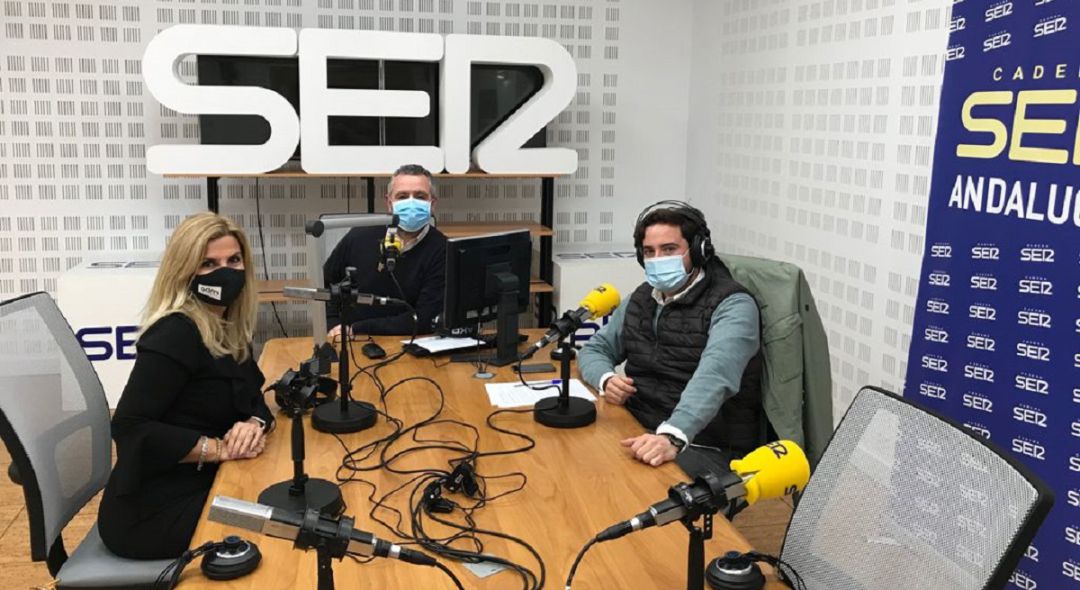 De izquierda a derecha, Ana María Romero, Paco García y José Manuel Peña De izquierda a derecha, Ana María Romero, Paco García y José Manuel Peña