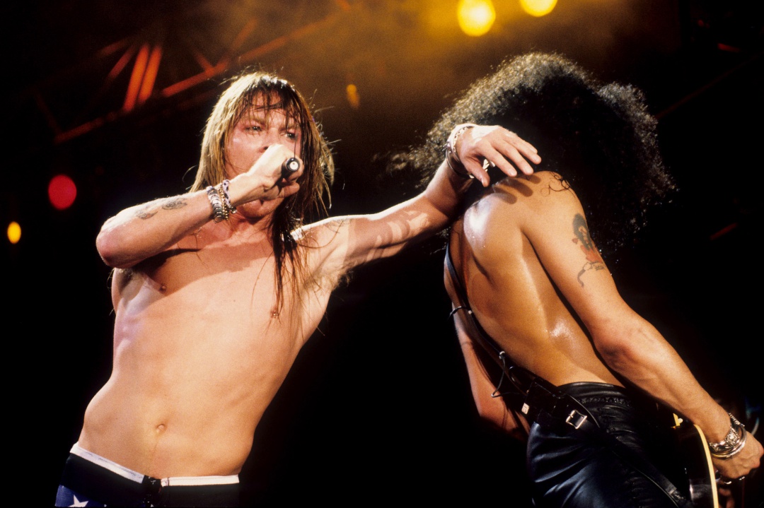 Axl Rose y Slash durante un concierto de Guns and Roses Axl Rose y Slash durante un concierto de Guns and Roses