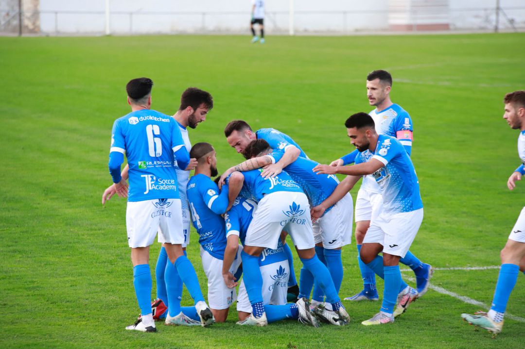Jugadores del Xerez CD celebrando uno de los goles en La Juventud Jugadores del Xerez CD celebrando uno de los goles en La Juventud