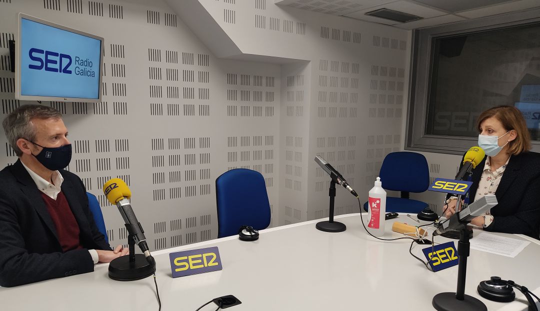 El vicepresidente segundo de la Xunta, Alfonso Rueda, durante una entrevista en Radio Galicia - Cadena SER. El vicepresidente segundo de la Xunta, Alfonso Rueda, durante una entrevista en Radio Galicia - Cadena SER.