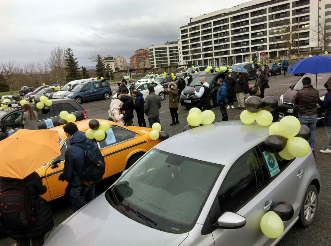 Caravana de coches en contra del abuso de la administración Caravana de coches en contra del abuso de la administración
