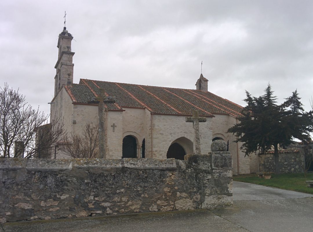 Iglesia parroquial de Frumales (Segovia) donde desapareció la pila bautismal románica en 1958 Iglesia parroquial de Frumales (Segovia) donde desapareció la pila bautismal románica en 1958