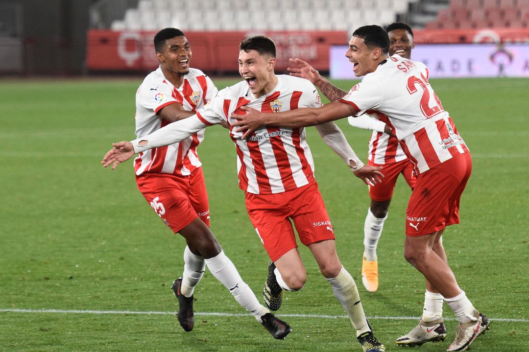 Jorge Cuenca celebrando el 3-1 al Castellón con Ivanildo y Samú. Jorge Cuenca celebrando el 3-1 al Castellón con Ivanildo y Samú.