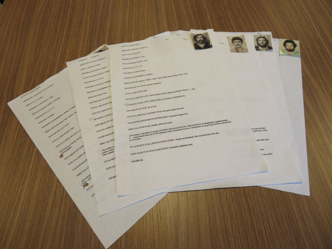 Cada documento contenía una serie de epígrafes, similar en todos los casos, que los nuevos miembros de ETA tenían que cumplimentar. Cada documento contenía una serie de epígrafes, similar en todos los casos, que los nuevos miembros de ETA tenían que cumplimentar.